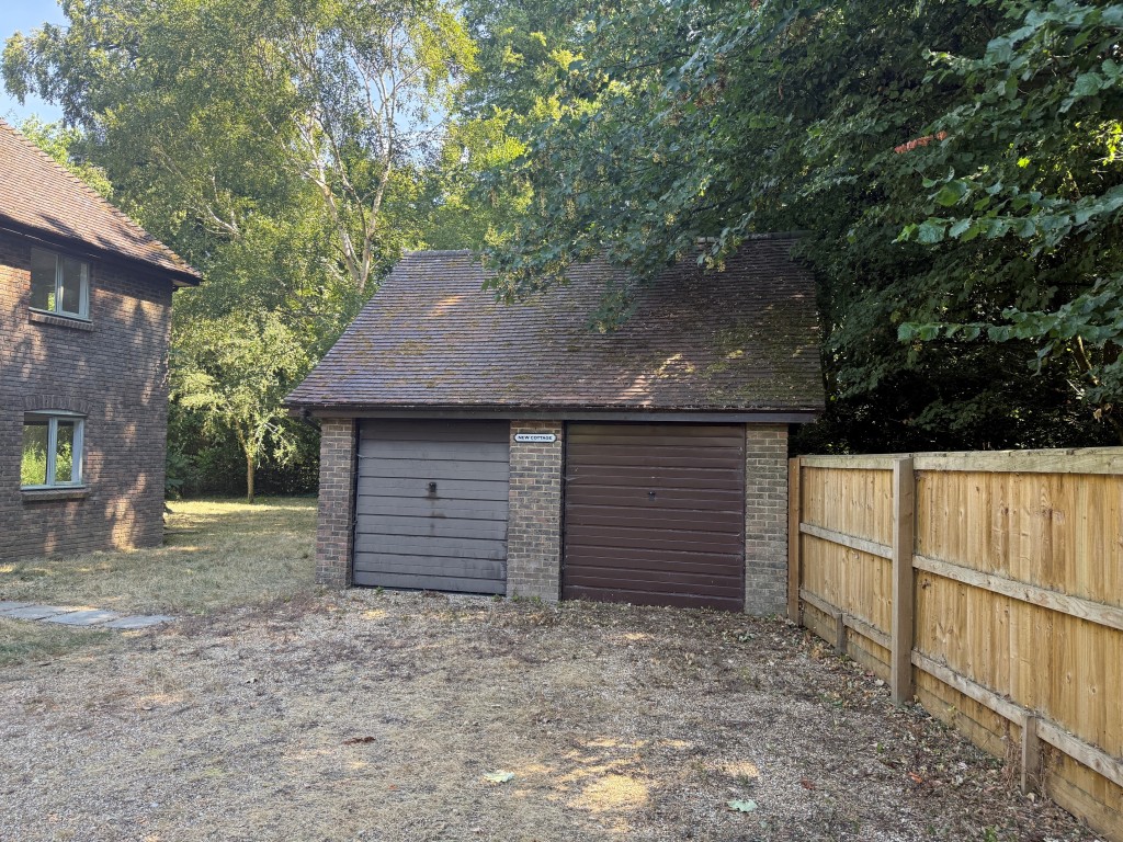 Lot: 66 - DETACHED THREE-BEDROOM HOUSE WITH SEPARATE GARAGING - Separate double garage block